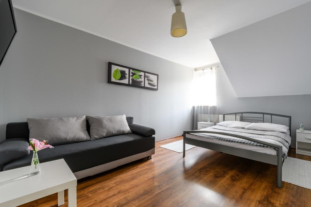 Hostel Krokodyl Варшава Екстер'єр фото