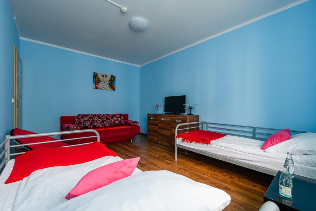 Hostel Krokodyl Варшава Екстер'єр фото