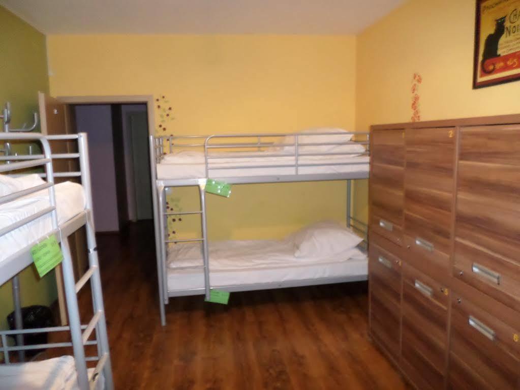 Hostel Krokodyl Варшава Екстер'єр фото