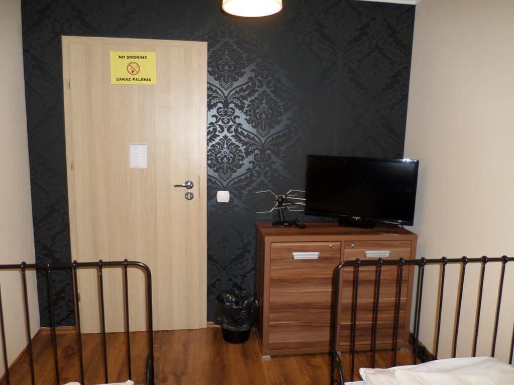 Hostel Krokodyl Варшава Екстер'єр фото