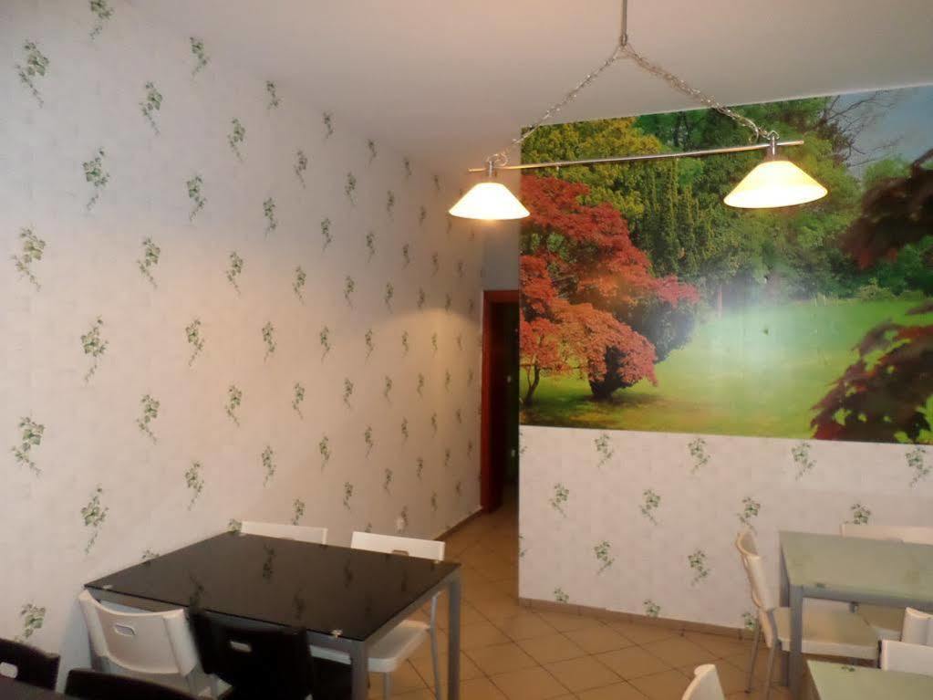 Hostel Krokodyl Варшава Екстер'єр фото