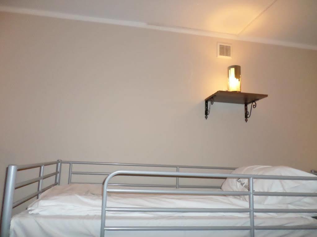 Hostel Krokodyl Варшава Екстер'єр фото