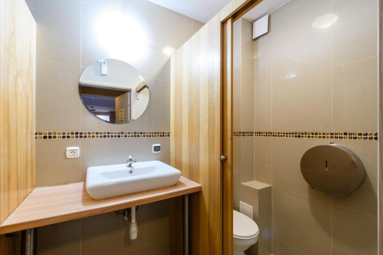 Hostel Krokodyl Варшава Екстер'єр фото